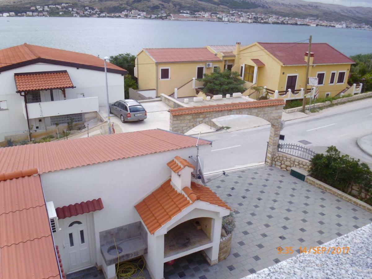 Apartments Lidija Pag Town Exterior photo